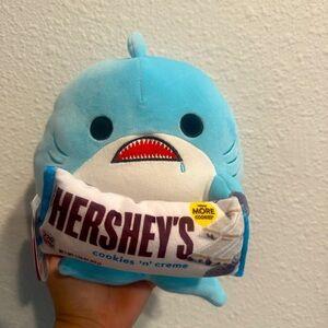 Snackles Seth shark hersheys 8 inches NWT